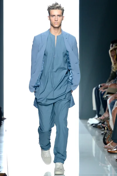Look 30